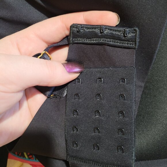 Knix Black Wing Woman Bra - Picture 8 of 10